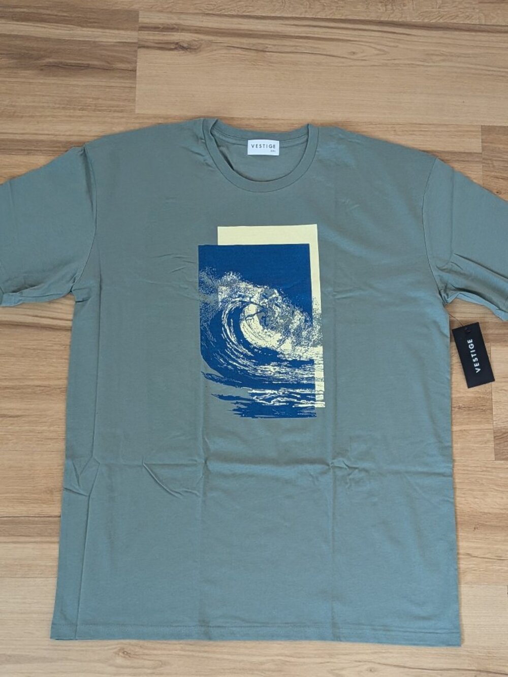 NWT Vestige Graphic Blue & Yellow "Wave Tee Sage Green 2XL Crewneck Short Sleeve